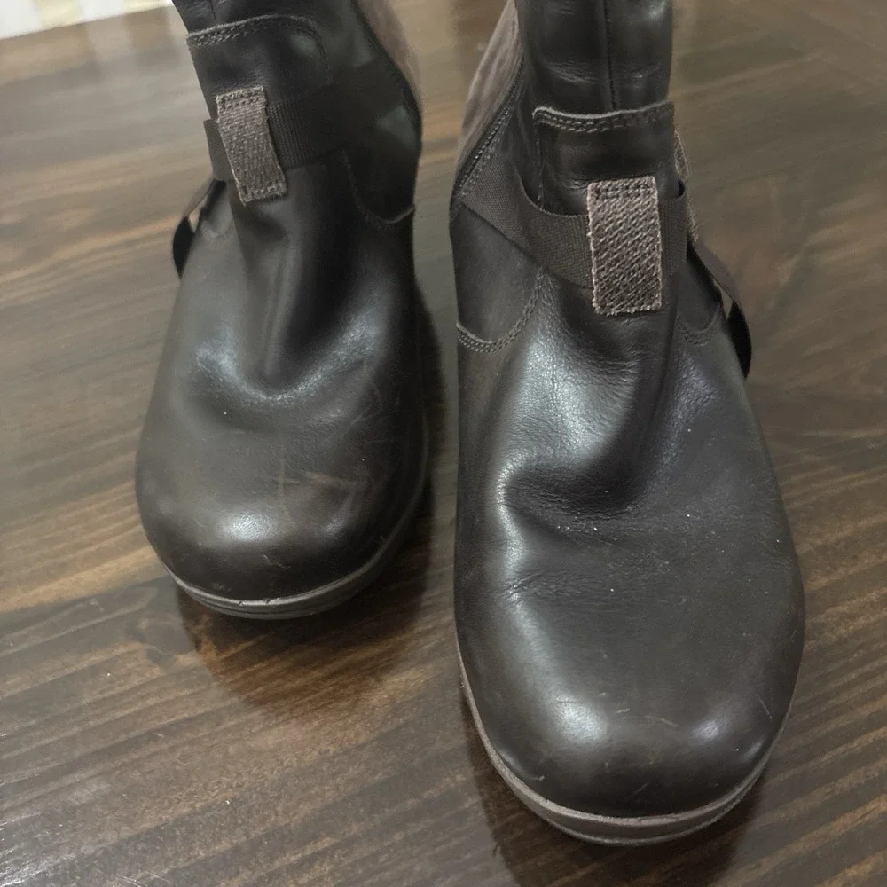 Merrell Women's Evera Fade Espresso Heeled Ankle Boots - Size 10US